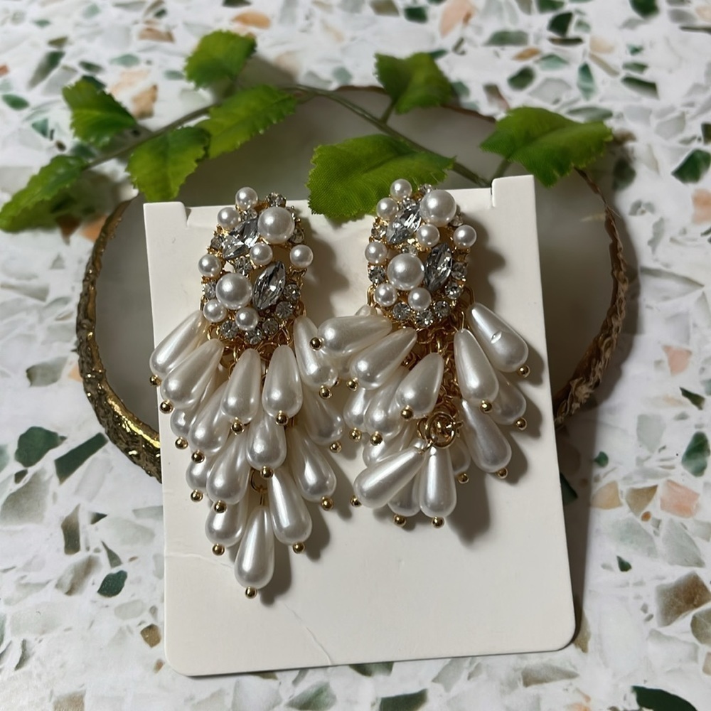 Pearl Cluster Crystal Dangle Earrings - Picture 6 of 14